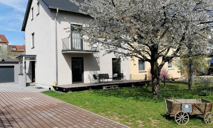 Sulzbach-Rosenberg Apartment | Modern apartment with terrace and garden - up to 6 persons