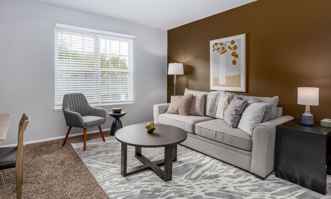 Lewis Center Apartment | Modern Apartment in Prime Location (ID7750X07)