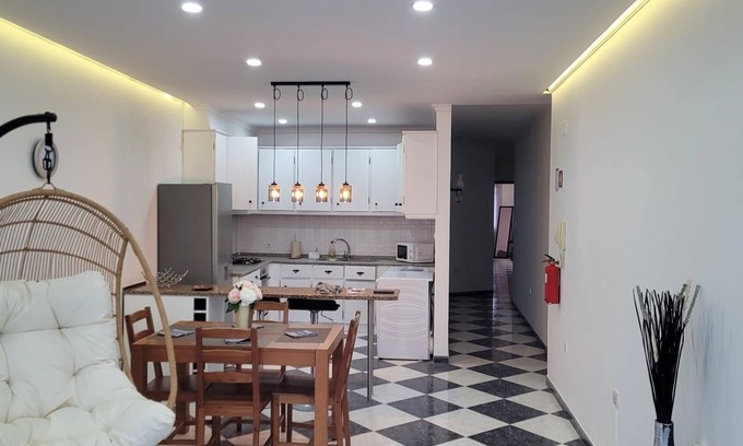 Biscoitos Apartment | Modern Apartment in the Biscoitos Village of Terceira