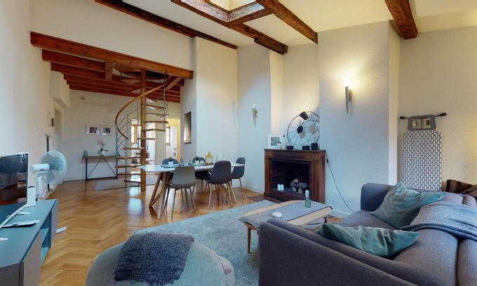 Bourg-de-Four Apartment | Modern apartment with a view of the Jet d'Eau