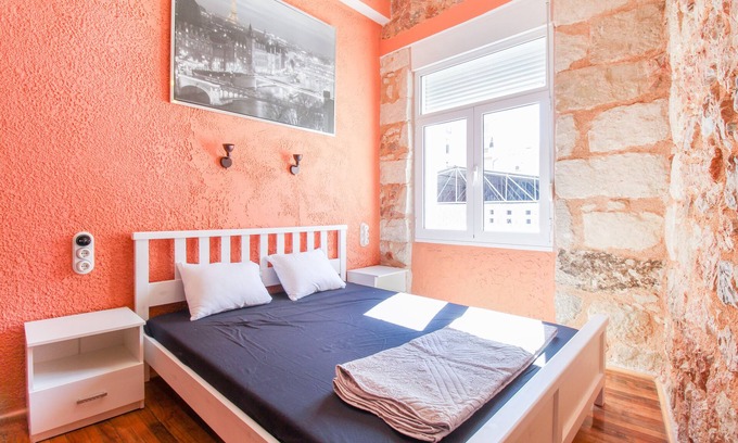 Attiki Apartment | Modern apartment with roof terrace in Athens