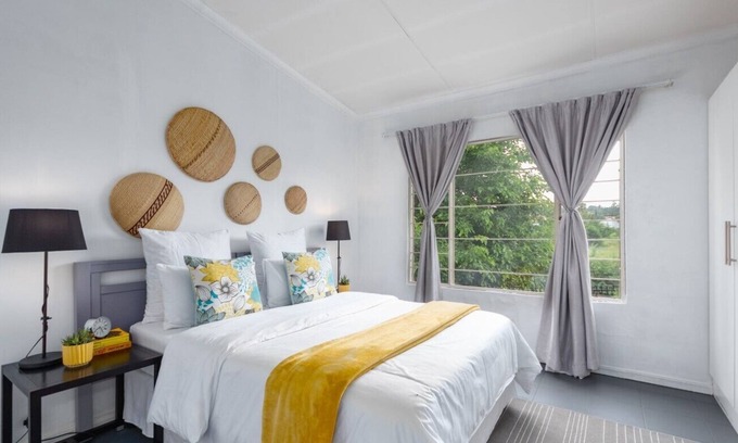 Centurion Hotel | Modern Bohemian Apartment with Pool, Fibre Wi-Fi and Bbq Patio in Centurion