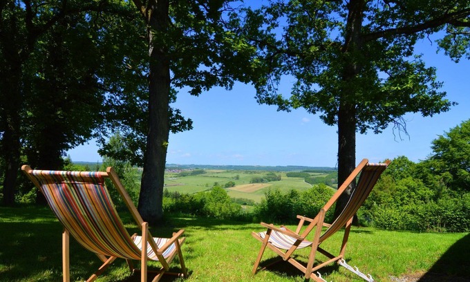 Humain Ski Chalet | Modern Chalet with Private Tennis Court in Humain