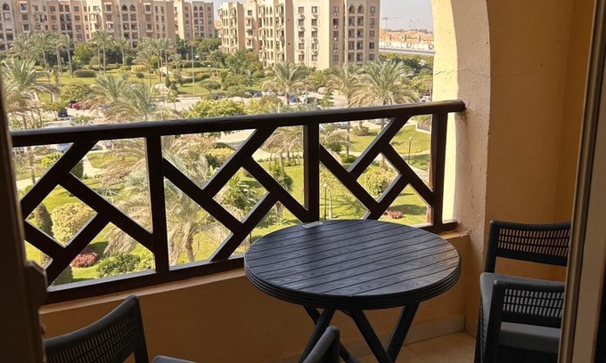 Cairo Apartment | Modern charming 2-bedroom apartment with AC, WiFi in Rehab city -new cairo