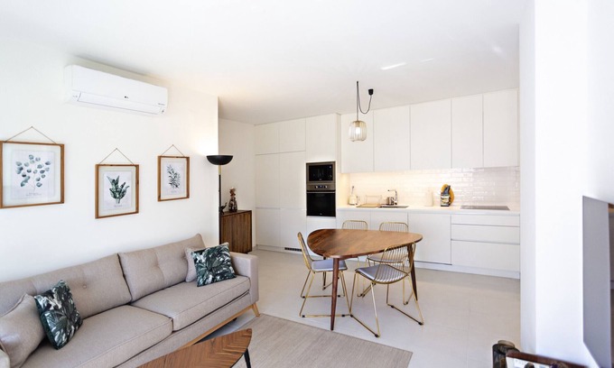 Conceicao e Cabanas de Tavira Apartment | Modern, cosy, with pool