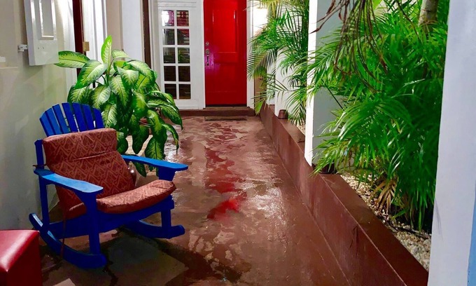 Charlotte Amalie Apartment | Modern Cozy Studio 🎨 Shopping 🛍Historical 10 minute drive to 🏖