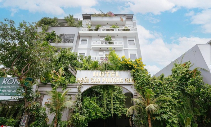 District 12 House | Modern Cozy Suite | Free WiFi & Parking Included