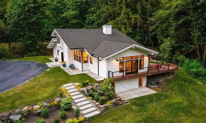 Union Hill-Novelty Hill House | Modern Elegance in Nature on 224th Ave