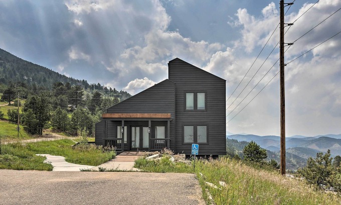 Evergreen House | Modern Evergreen Duplex Off I-70 w/Mountain Views
