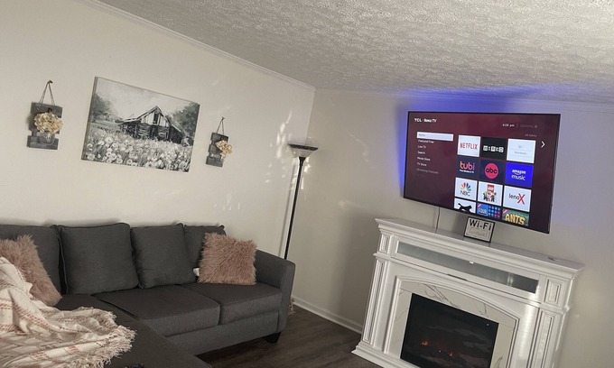 Danville House | Modern Farm house in the city