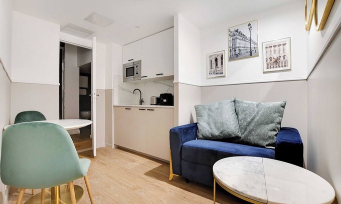 18th Arrondissement Apartment | Modern flat - 1BD for 3P with AC - Near Montmartre