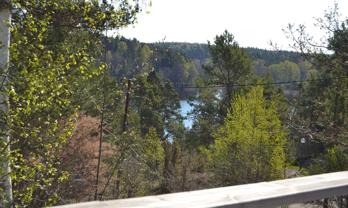 Ingaro Cottage | Modern homes. Unique unabashedly location with sea views, sea