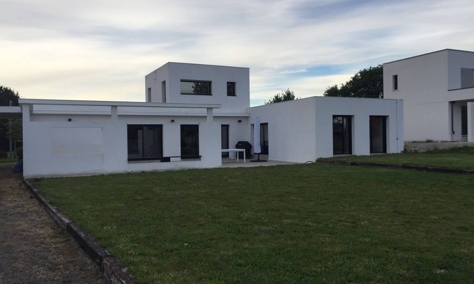 Saint-Andre-des-Eaux House | Modern house on La Baule international golf course