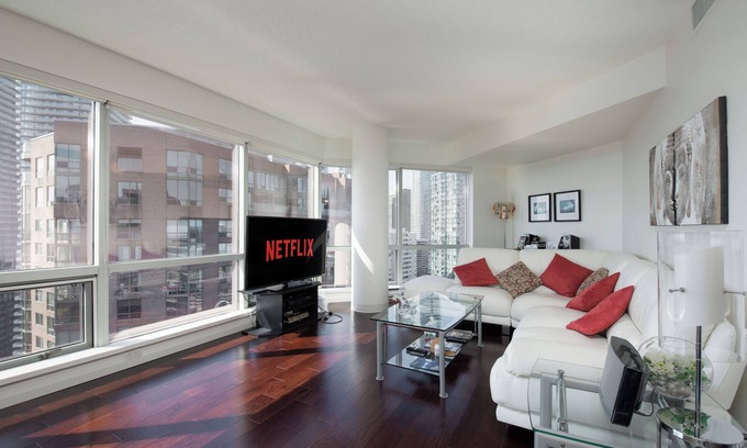 Bay Cloverhill Condo | Modern large 1,170 sq.ft two-bedroom and two-bathroom condo on Bay