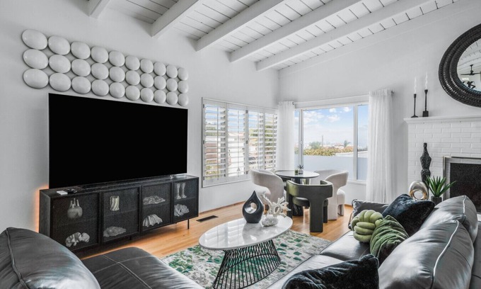 Point Loma House | Modern Luxury in Grand San Diego Getaway