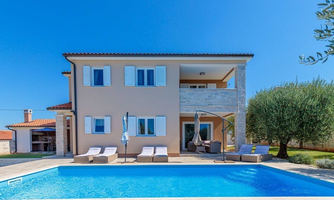Selina Cottage | Modern newly built Villa in a beautiful location with private pool and garden