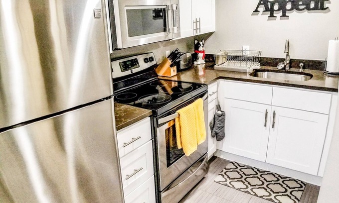 Brighton Apartment | Modern oasis a perfect couple's retreat