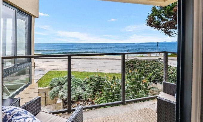 Village of La Jolla Condo | Modern Oceanfront Cove Condo Only Steps from La Jolla Beach
