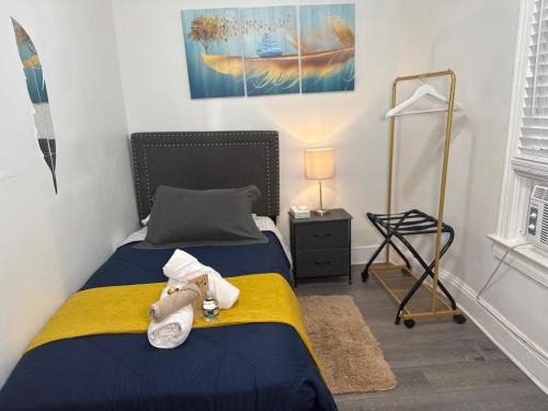 Englewood House | Modern Room in Shared Apartment Near NYC