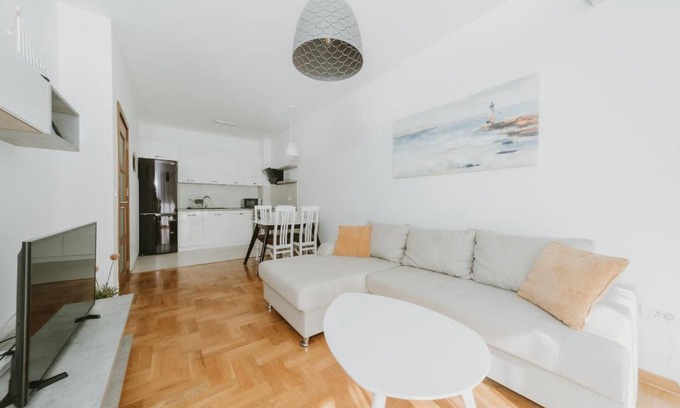 Rozino Apartment | Modern Spacious Fully Equipped One Bedroom Apartment in Budva, Free Parking, Ideal for Long Stays