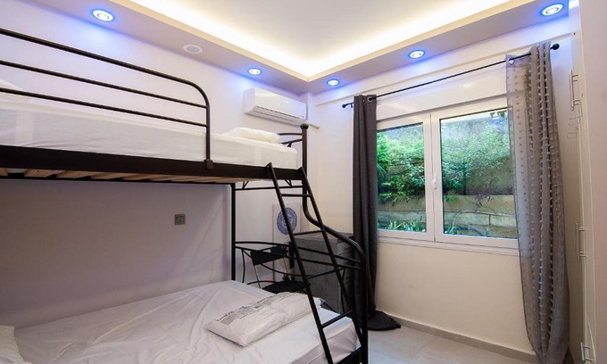Glyfada Apartment | Modern Studio for 4 in Glyfada