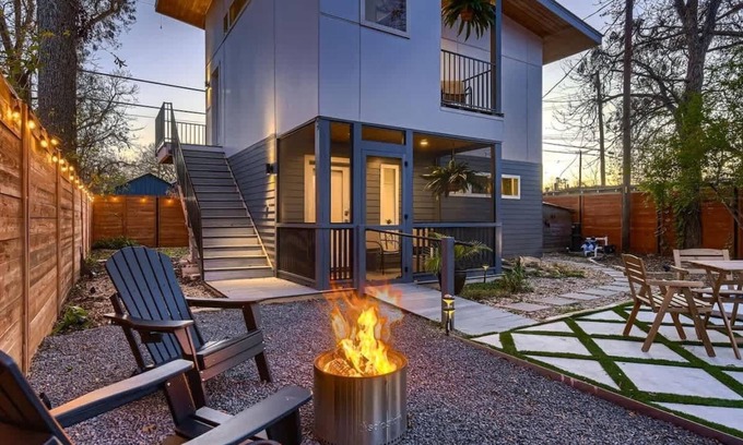 Holly House | Modern Studio in Walkable Holly District-ACL-UT-F1