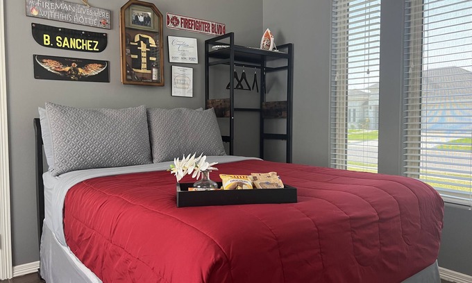 Edinburg Apartment | Modern themed guest suite-10 minutes from UTRGV!