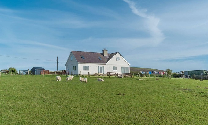 Mynytho Cottage | Modern Three Bedroom Holiday Cottage Near Aberdaron | Bryndaron
