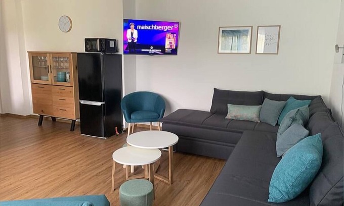 Schlatzendorf Apartment | Modern two-room apartment for up to 4 people with balcony