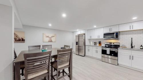 Southeast House | Modern & Updated Unit in Prime Location