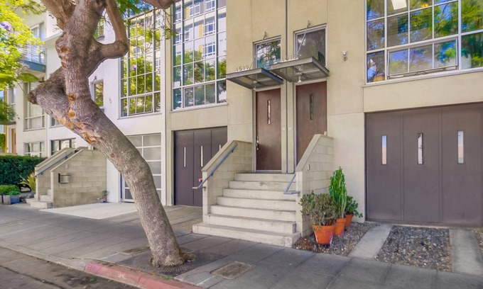 Little Italy Condo | Modern Urban Row Home * 2 Blocks to San Diego Bay * A/C