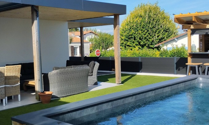 Vaux-sur-Mer Villa | Modern villa for 8 people, 3 bedrooms, 3 bathrooms, swimming pool
