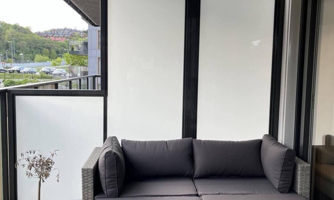 Ytrebygda Condo | Moderne Leilighet på Lagunen - 10 Minutter fra Flyplassen