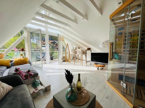 Rudinghausen House | Moderner Altbau mit Infrarotsauna im Grünen