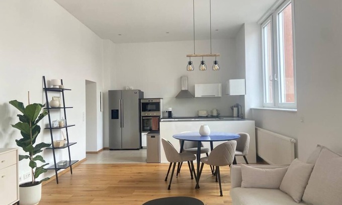 Sudliche Innenstadt Apartment | Modernes Castillo Grande Über 80 QM