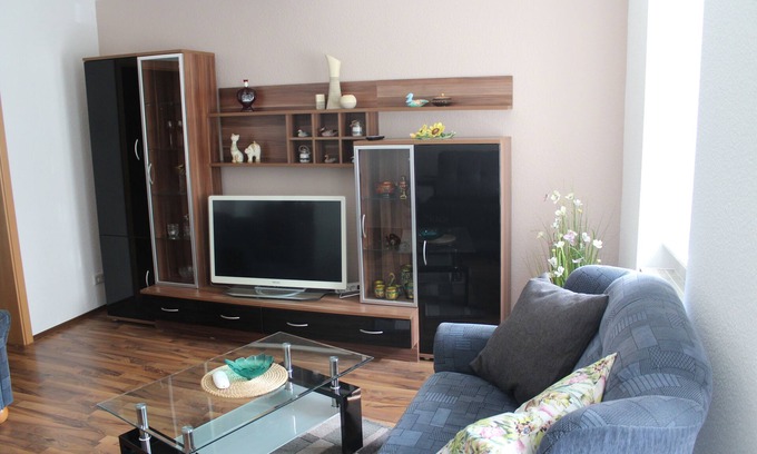 Mucheln Apartment | Modernized apartment, centrally located in historic old town