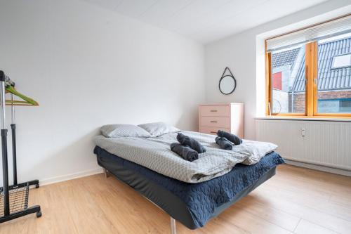 Holstebro Apartment | Modernized Bed & Bath