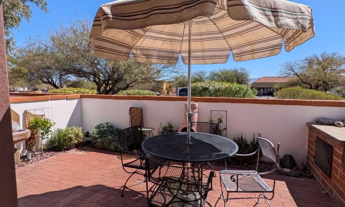 Haven Green Valley East Condo | Modest Green Valley Villa 55+