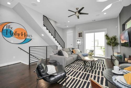 Astrodome House | Mohr Haus - Walk to NRG Stadium - Medical Center - Sleeps 8