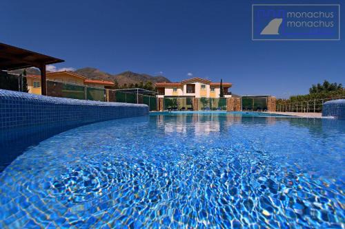 Frangokastellon Apartment | Monachus Monachus