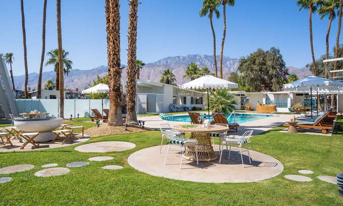 Desert Park Estates Hotel | Monkey Tree Hotel 8 by AvantStay | Stylish Hotel in Palm Springs w/Pool!
