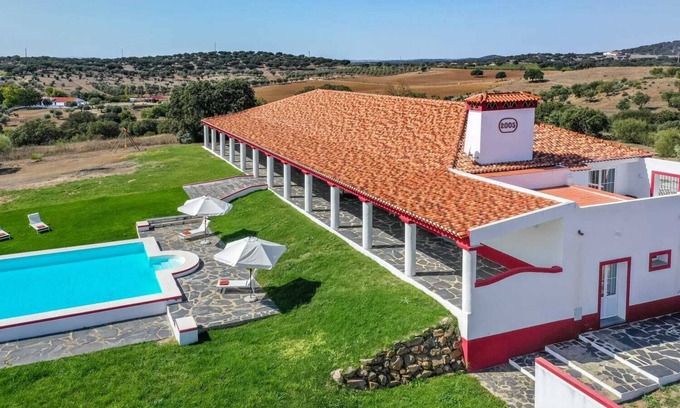 Elvas House | Monte da Vista Alegre, Tipico Monte Alentejano, 15 min de Elvas - Piscina - T6