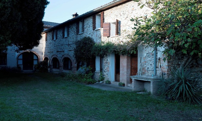 Crocetta del Montello Apartment | Montello Hill front property with large garden