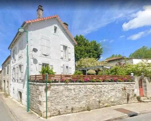 Montemboeuf House | Montemboeuf centre Town House free wifi