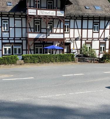 Kassel Apartment | Monteurwohnung Ahnetal mit 3 Schlafzimmern