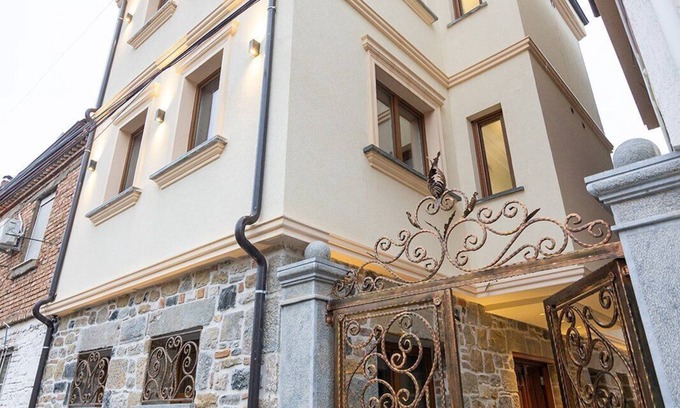 Korce Villa | "Moonlight Serenade" is a charming Villa in the historic center of Korça.