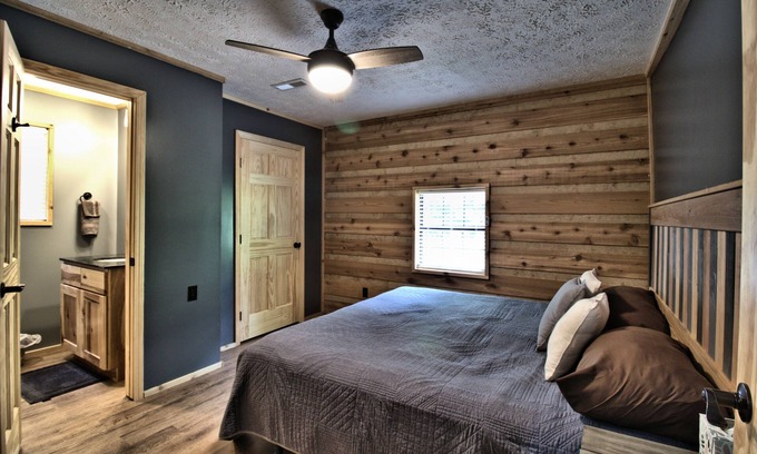 Newport Cabin | Moonshine Cabin with a nice yard on the creek in the shadows of the Smokies