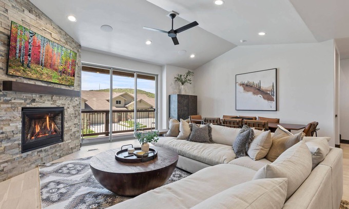 Park City House | Moose Mgmt at Black Rock 14488: Pvt Hot Tub-Mountain View-Free Shuttle-Balcony