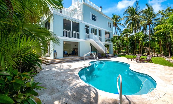 Indian Waterways House | Morada Breeze ~ 6 Bedroom Plantation Key Home with Pool & Dockage