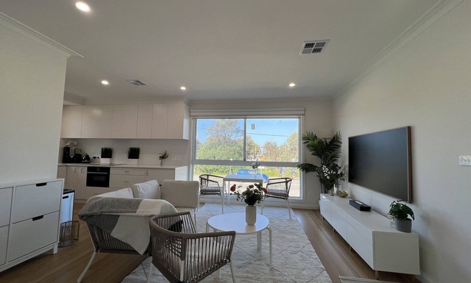 Melbourne House | Mordialloc Fully Renovated Beachfront Oasis: Right across from the beach!